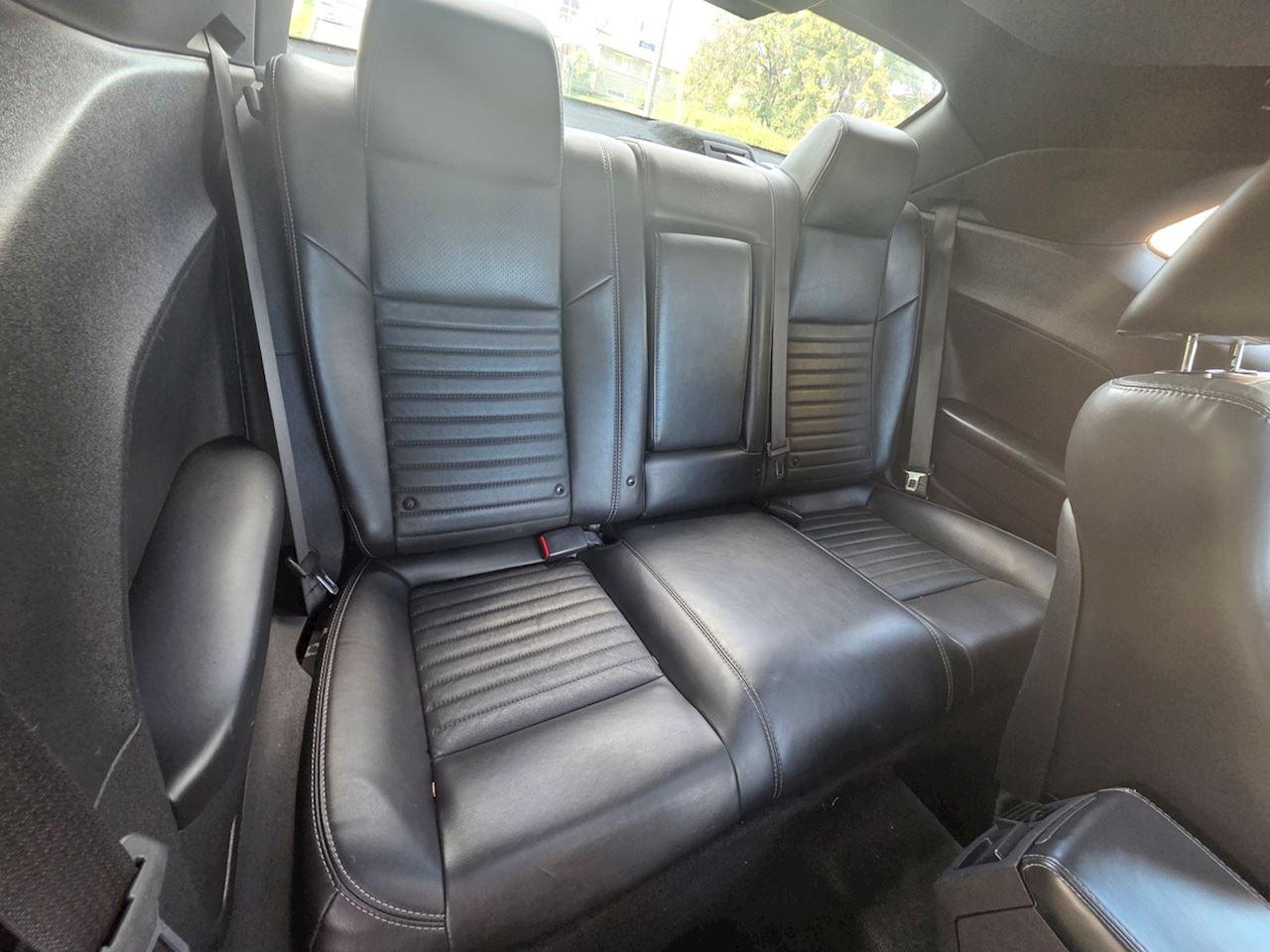 2012 Dodge Challenger SXT Plus Photo