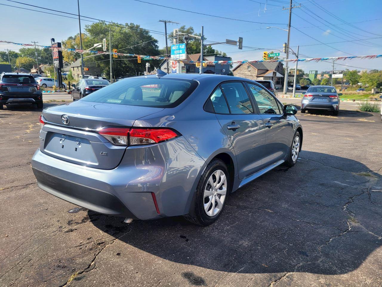 2024 Toyota Corolla L/LE Photo