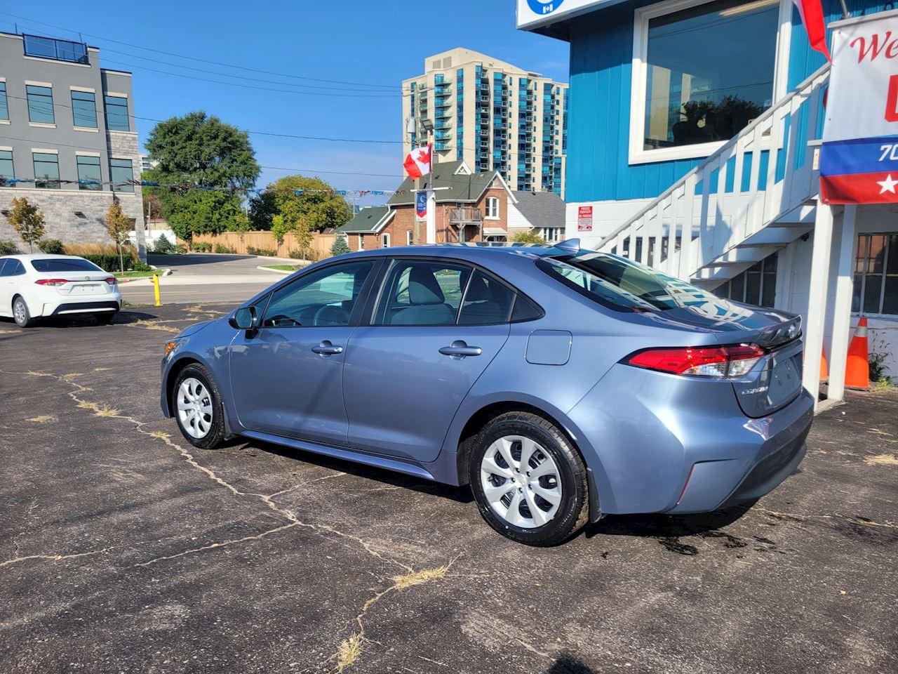 2024 Toyota Corolla L/LE Photo3