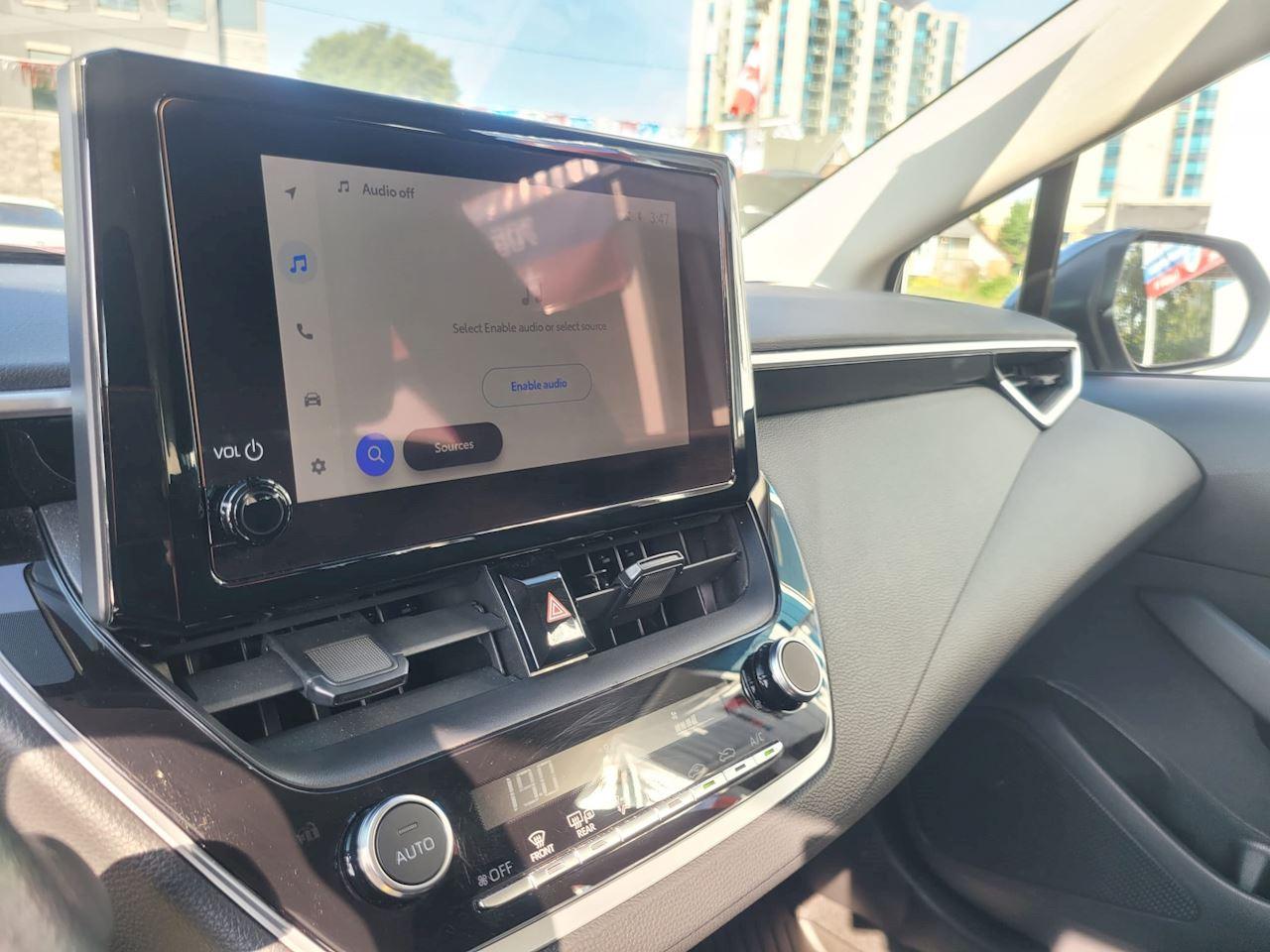 2024 Toyota Corolla L/LE Photo