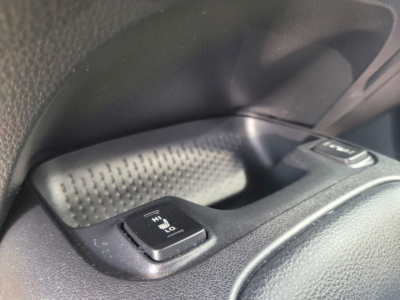 2024 Toyota Corolla L/LE Photo