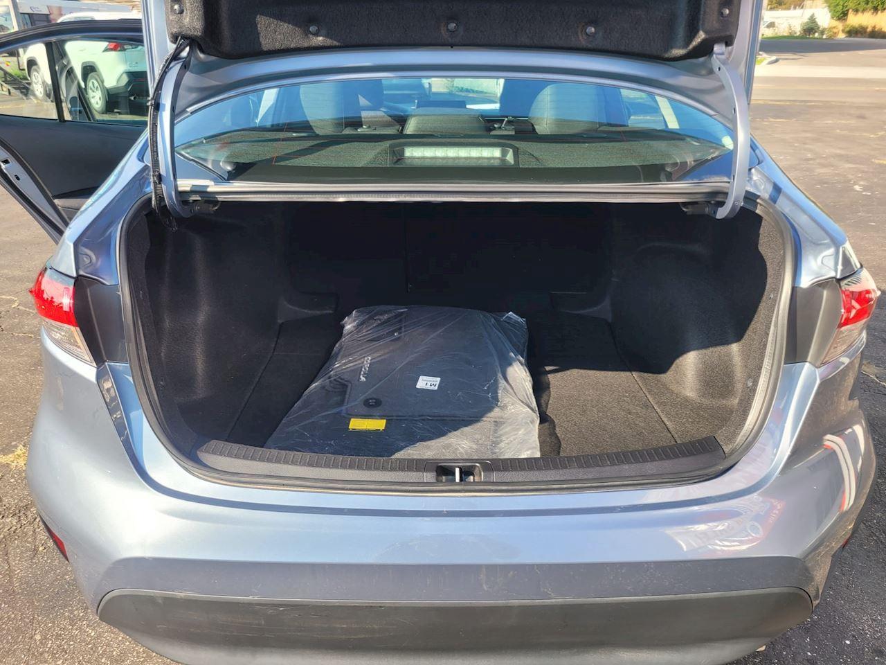 2024 Toyota Corolla L/LE Photo