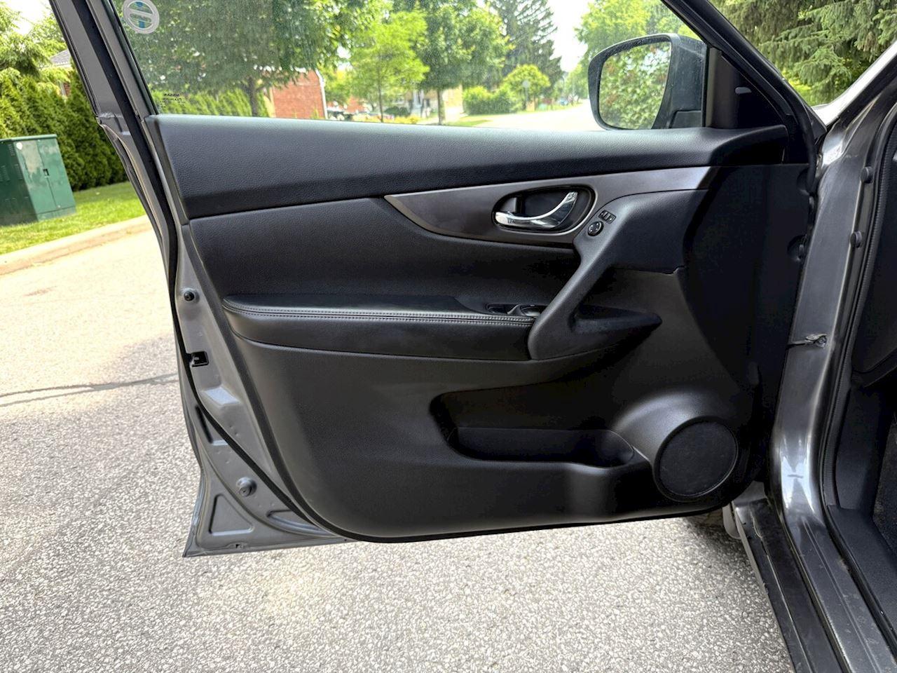 2014 Nissan Rogue S/SV/SL Photo