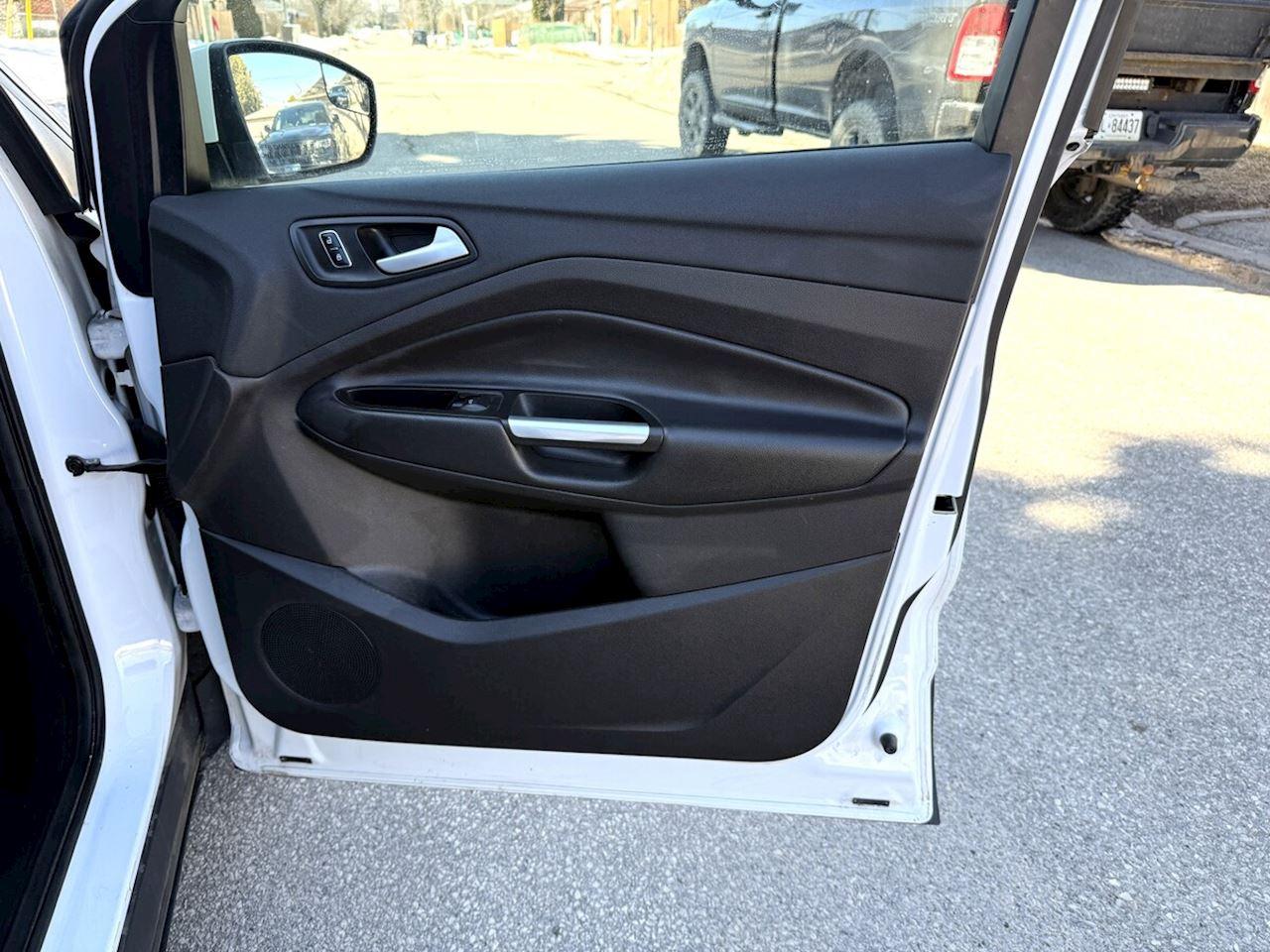 2016 Ford Escape SE Photo