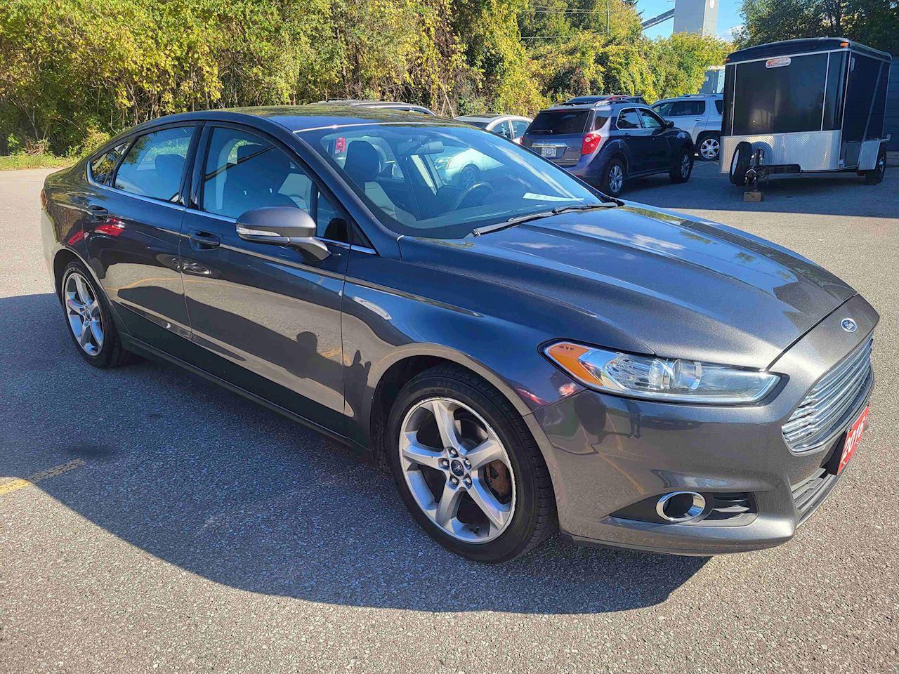 2016 Ford Fusion SE Photo