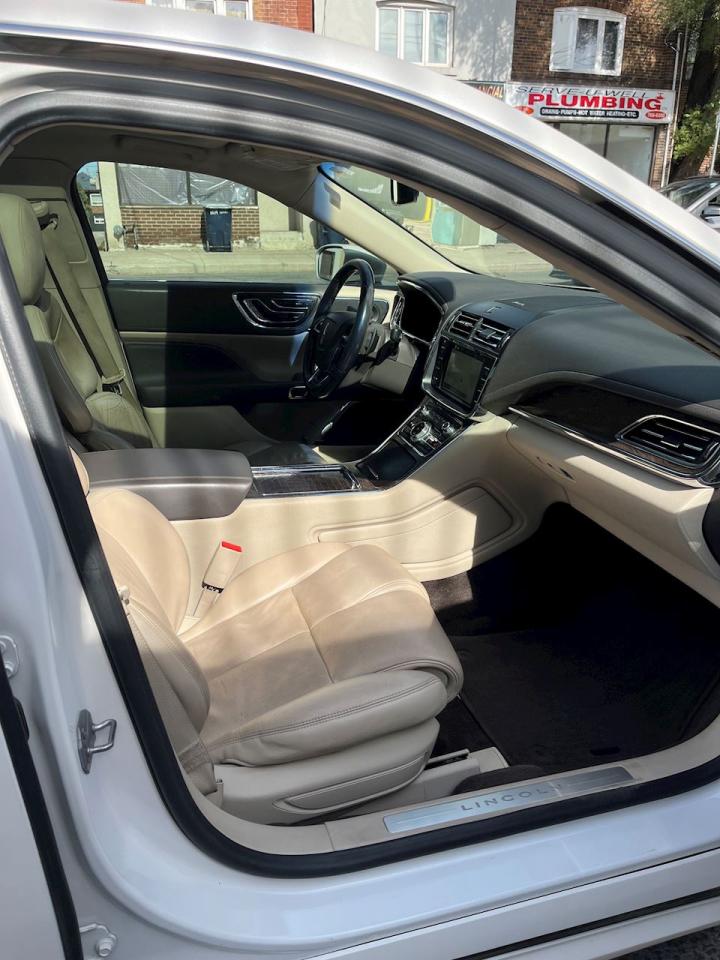 2017 Lincoln Continental Reserve Photo