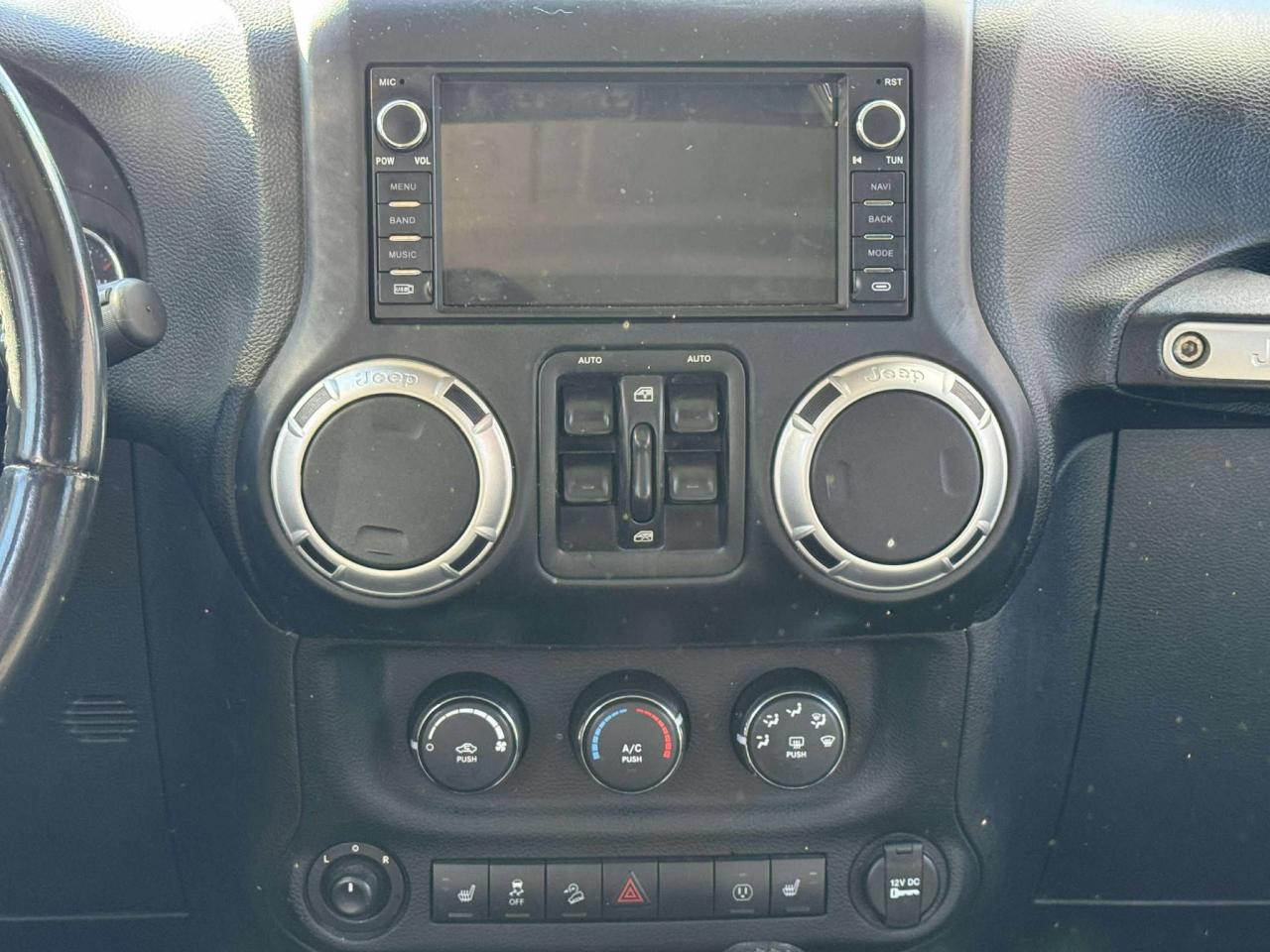 2014 Jeep Wrangler Unlimited Sahara - Photo #15