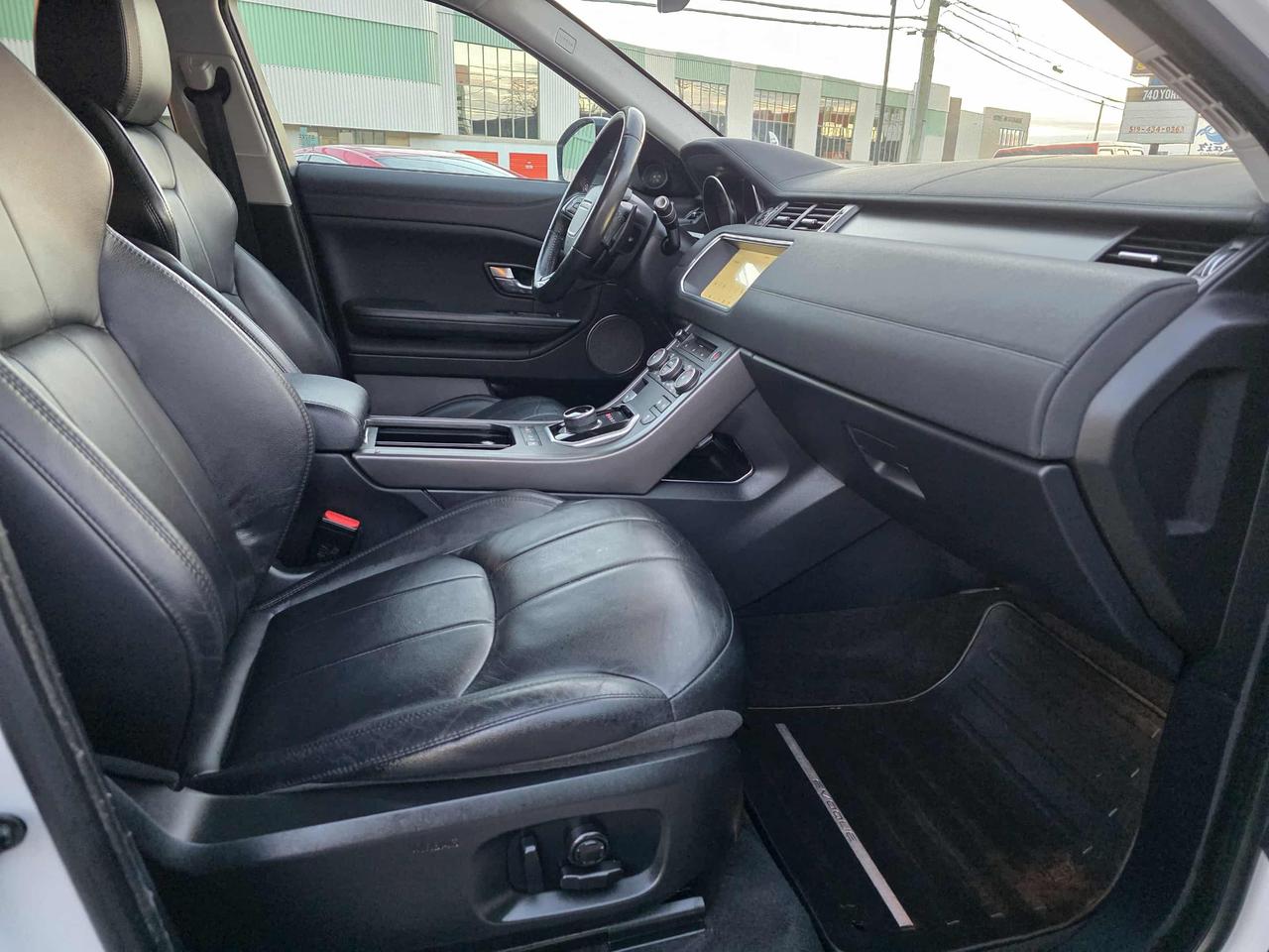 2018 Land Rover Range Rover Evoque SE 4WD Photo