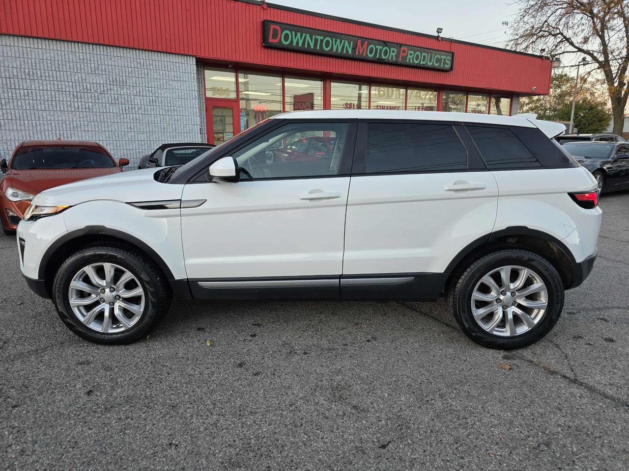 2018 Land Rover Range Rover Evoque SE 4WD Photo2