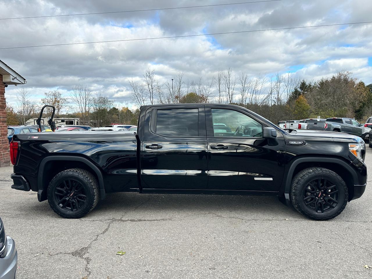 2019 GMC Sierra 1500 Elevation CrewCab 4x4 HTD Cloth CarPlay XM RearCam Photo4