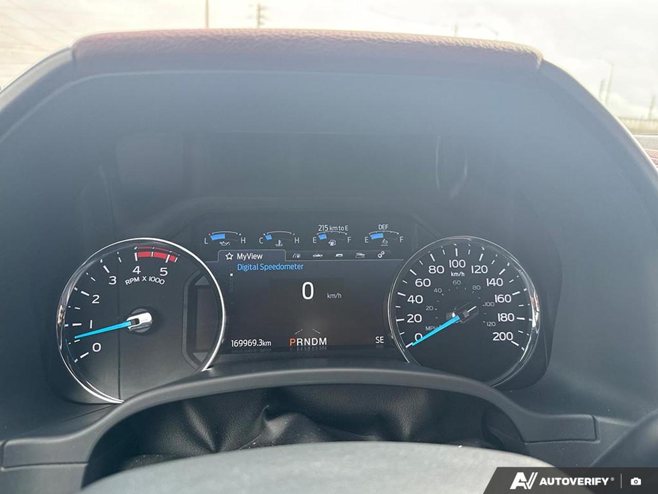 2022 Ford SUPER DUTY F-350 SRW PLATINUM / FX4 / LEATHER / NAV / 4X4 / PWR SEATS Photo