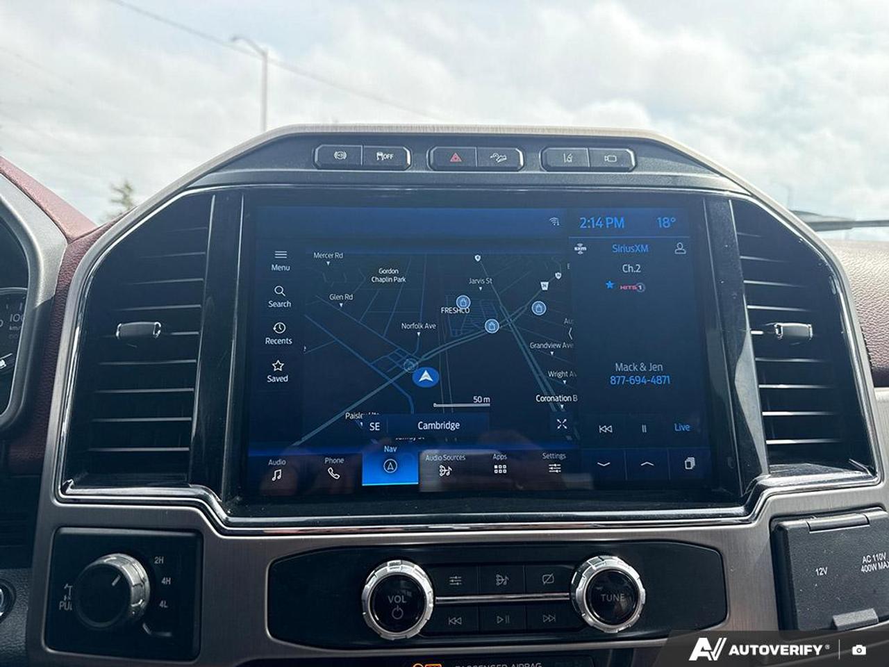 2022 Ford SUPER DUTY F-350 SRW PLATINUM / FX4 / LEATHER / NAV / 4X4 / PWR SEATS Photo