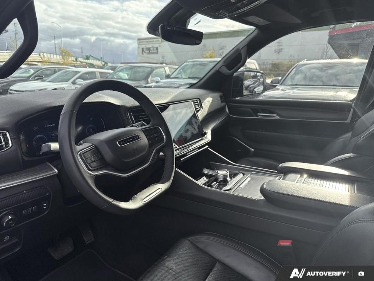 2023 Jeep Wagoneer SERIES II / NO ACCIDENTS / 4X4 / NAV / LEATHER / Photo