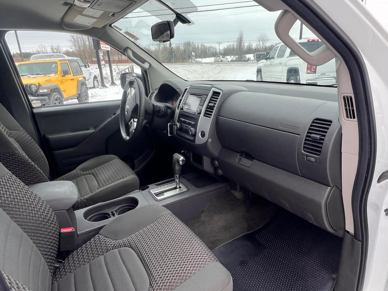 2015 Nissan Frontier SV Photo