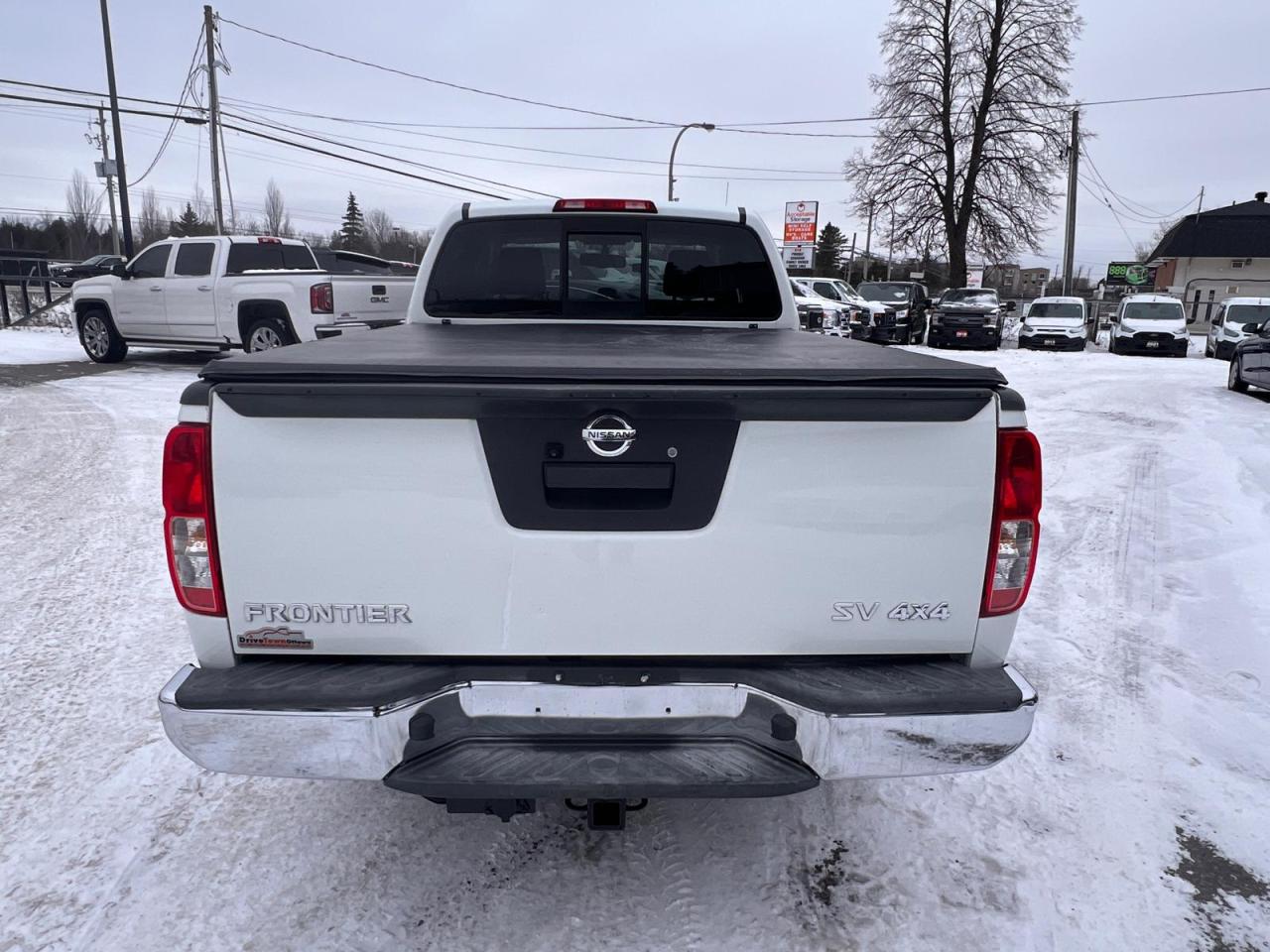 2015 Nissan Frontier SV Photo3