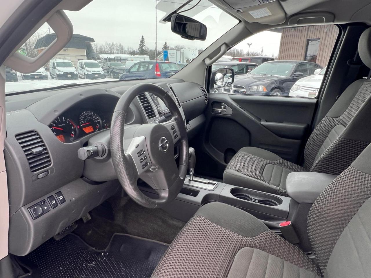 2015 Nissan Frontier SV Photo