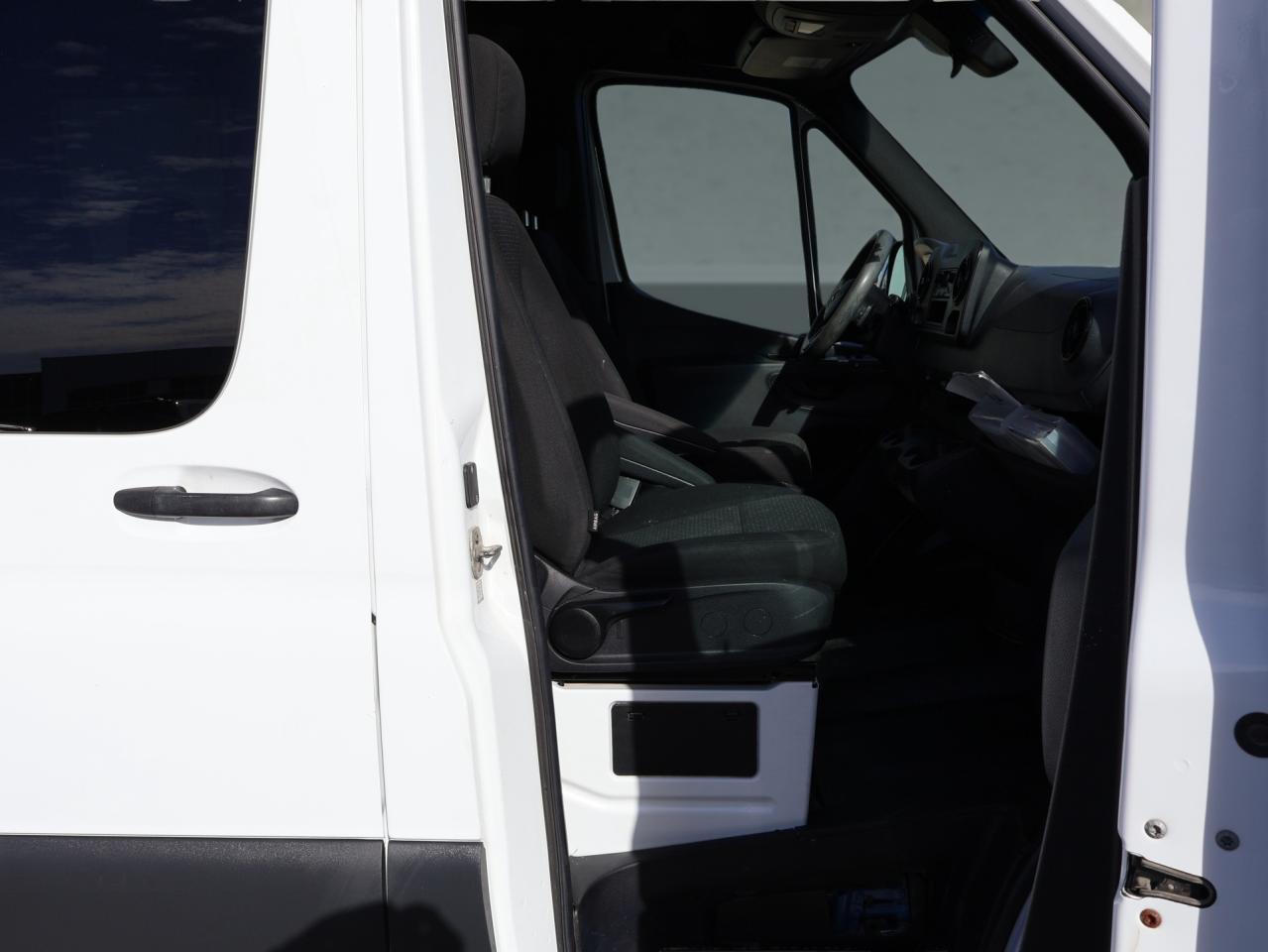 2020 Mercedes-Benz Sprinter 2500 144in. WB CERTIFIED *ACCIDENT FREE* CAMERA CRUISE ALLOYS - Photo #14