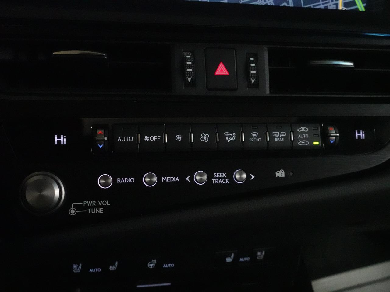 2022 Lexus ES 250 AWD | Leather | Sunroof | BSM | ACC | CarPlay