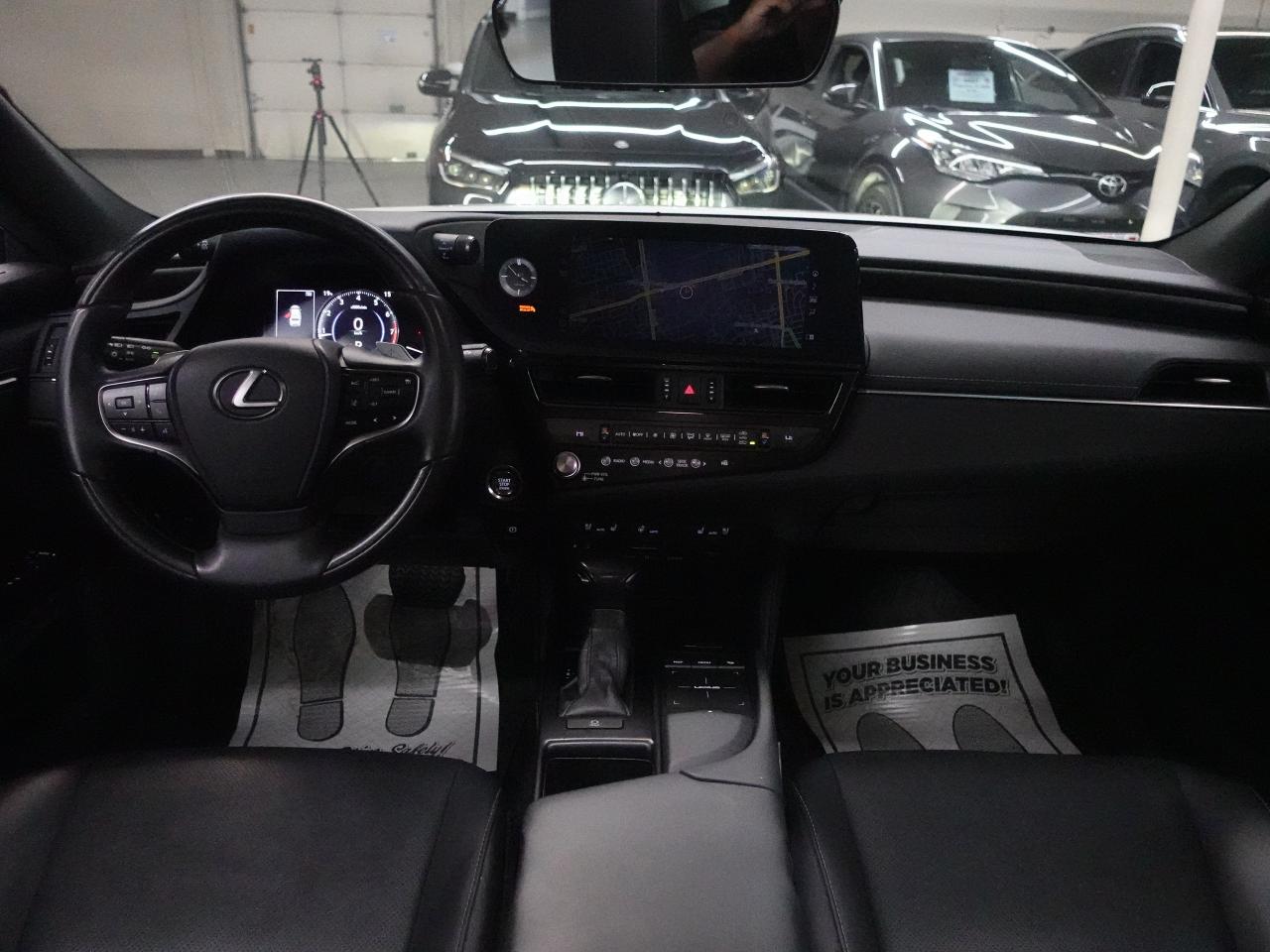 2022 Lexus ES 250 AWD | Leather | Sunroof | BSM | ACC | CarPlay