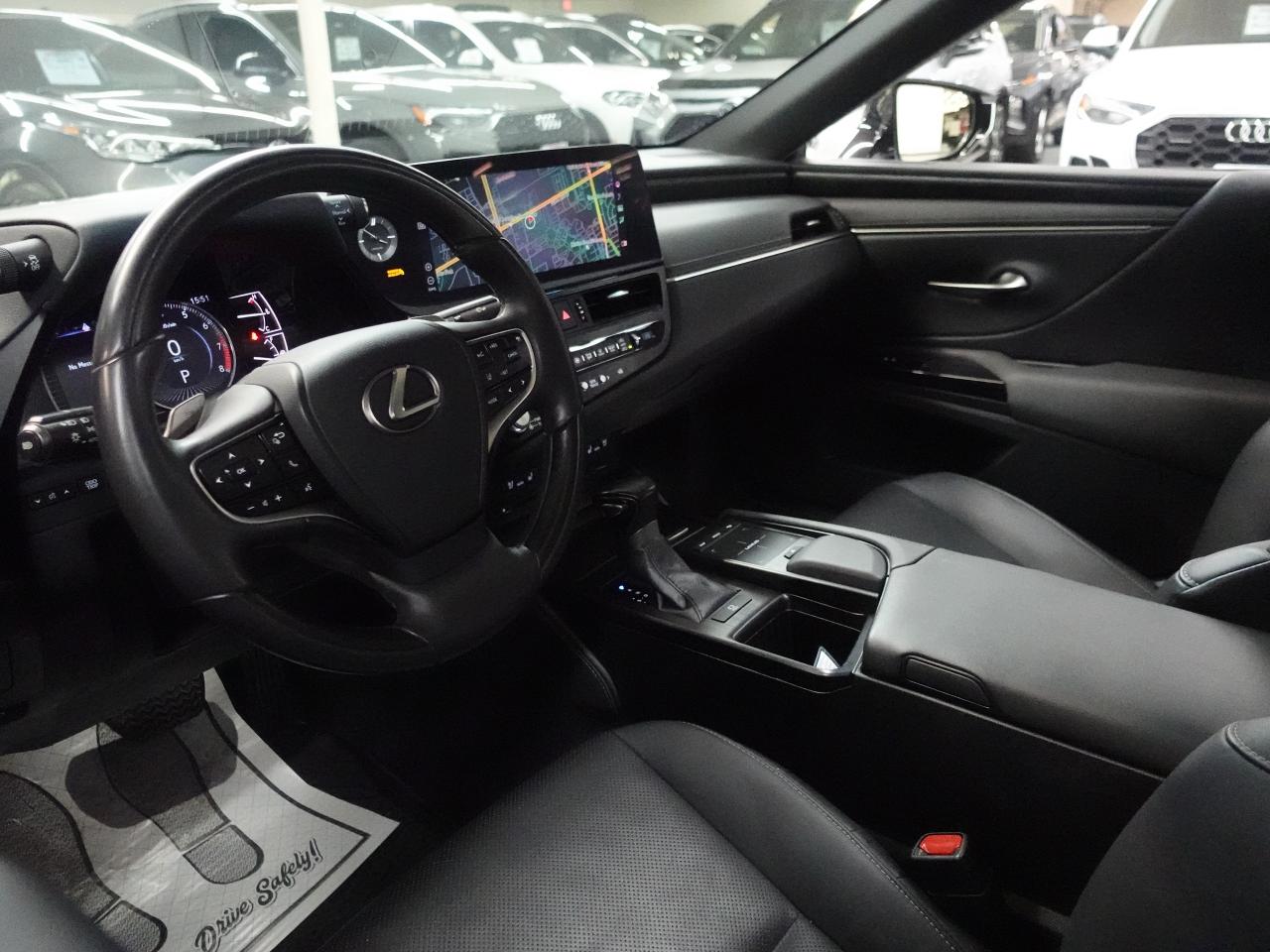 2022 Lexus ES 250 AWD | Leather | Sunroof | BSM | ACC | CarPlay