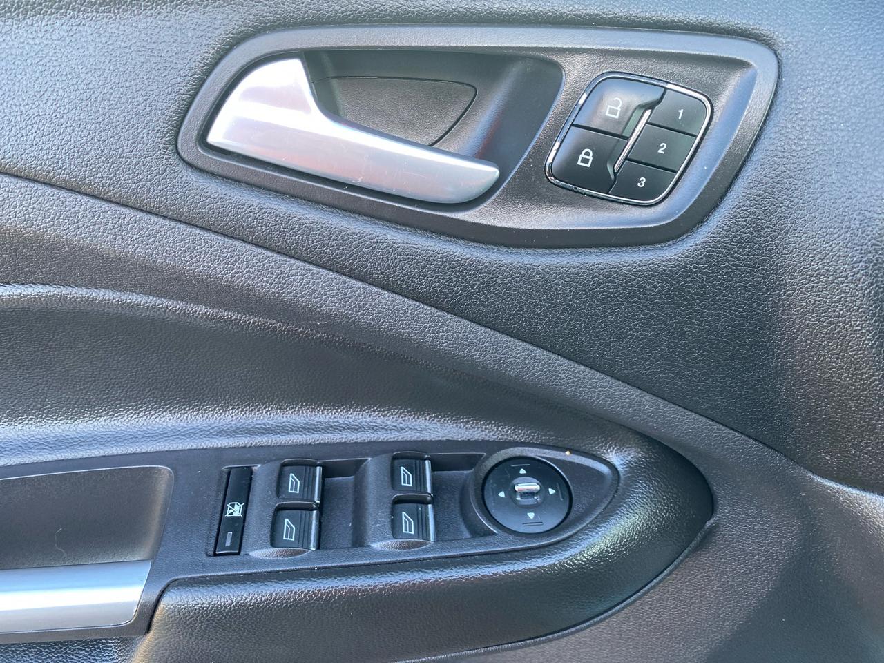 2013 Ford Escape FWD 4DR SEL Photo