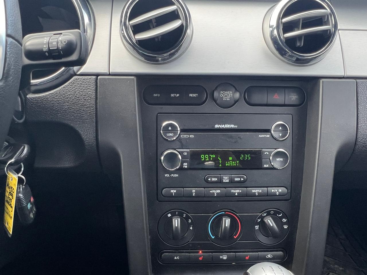 2008 Ford Mustang  Photo