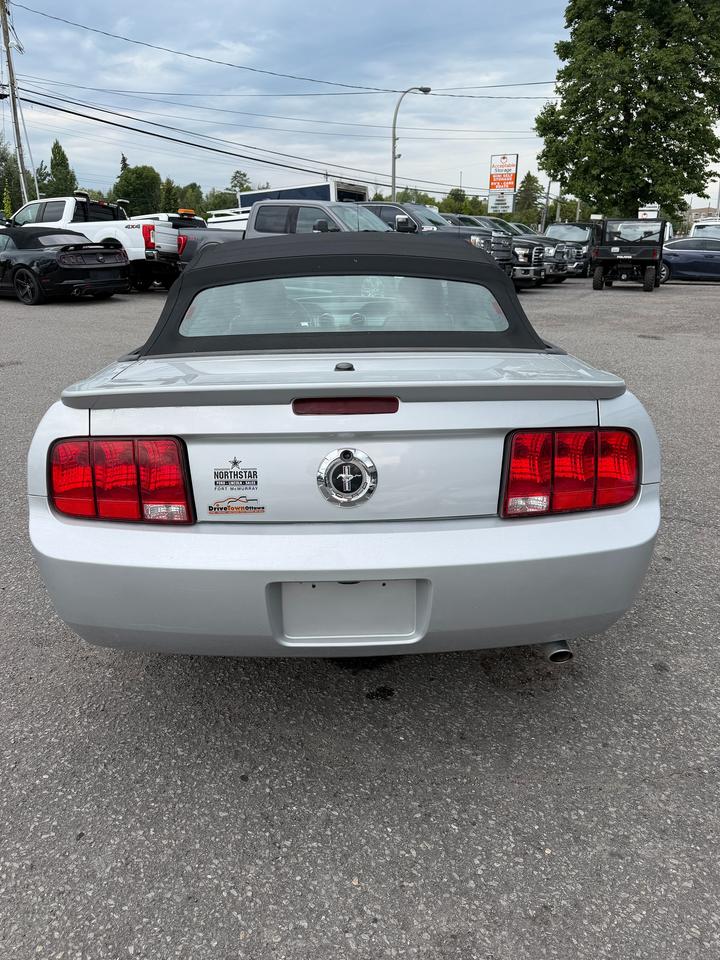2008 Ford Mustang  Photo3