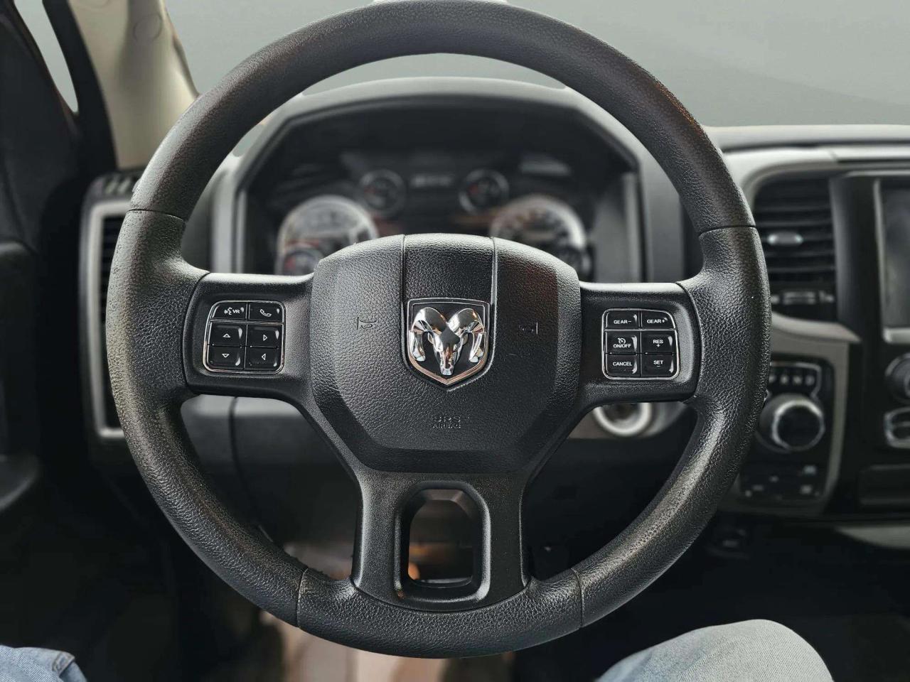 2019 RAM 1500 Classic TRADESMAN 4X4 CREW CAB 5'7" BOX - Photo #12