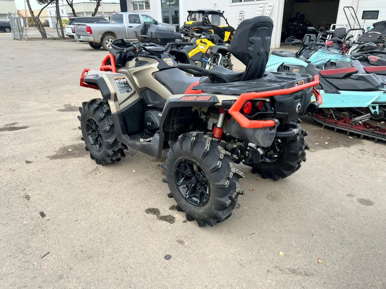 2023 Can-Am Outlander 1000R XMR  - Photo #7