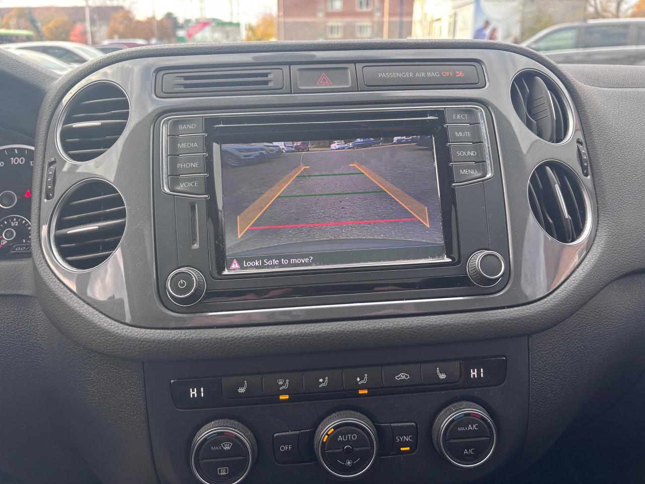 2017 Volkswagen Tiguan AWD PANO ROOF LOW KMS! - Photo #19