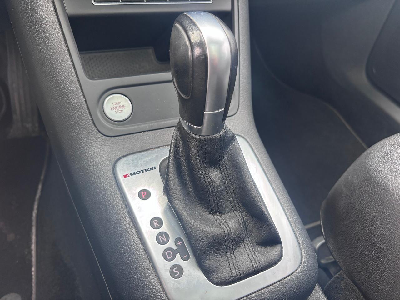 2017 Volkswagen Tiguan AWD PANO ROOF LOW KMS! - Photo #21