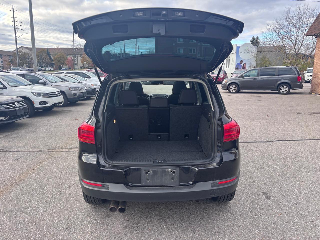 2017 Volkswagen Tiguan AWD PANO ROOF LOW KMS! - Photo #9