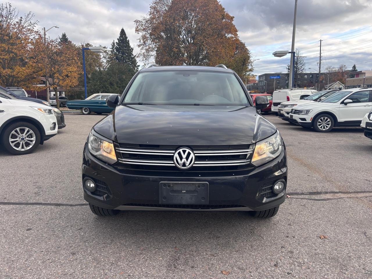 2017 Volkswagen Tiguan AWD PANO ROOF LOW KMS! - Photo #4