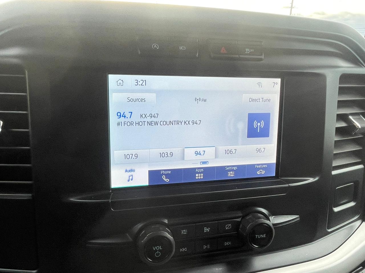 2021 Ford F-150 XLT 4WD SuperCrew 6.5' Box NEW TIRES NO ACCIDENT Photo