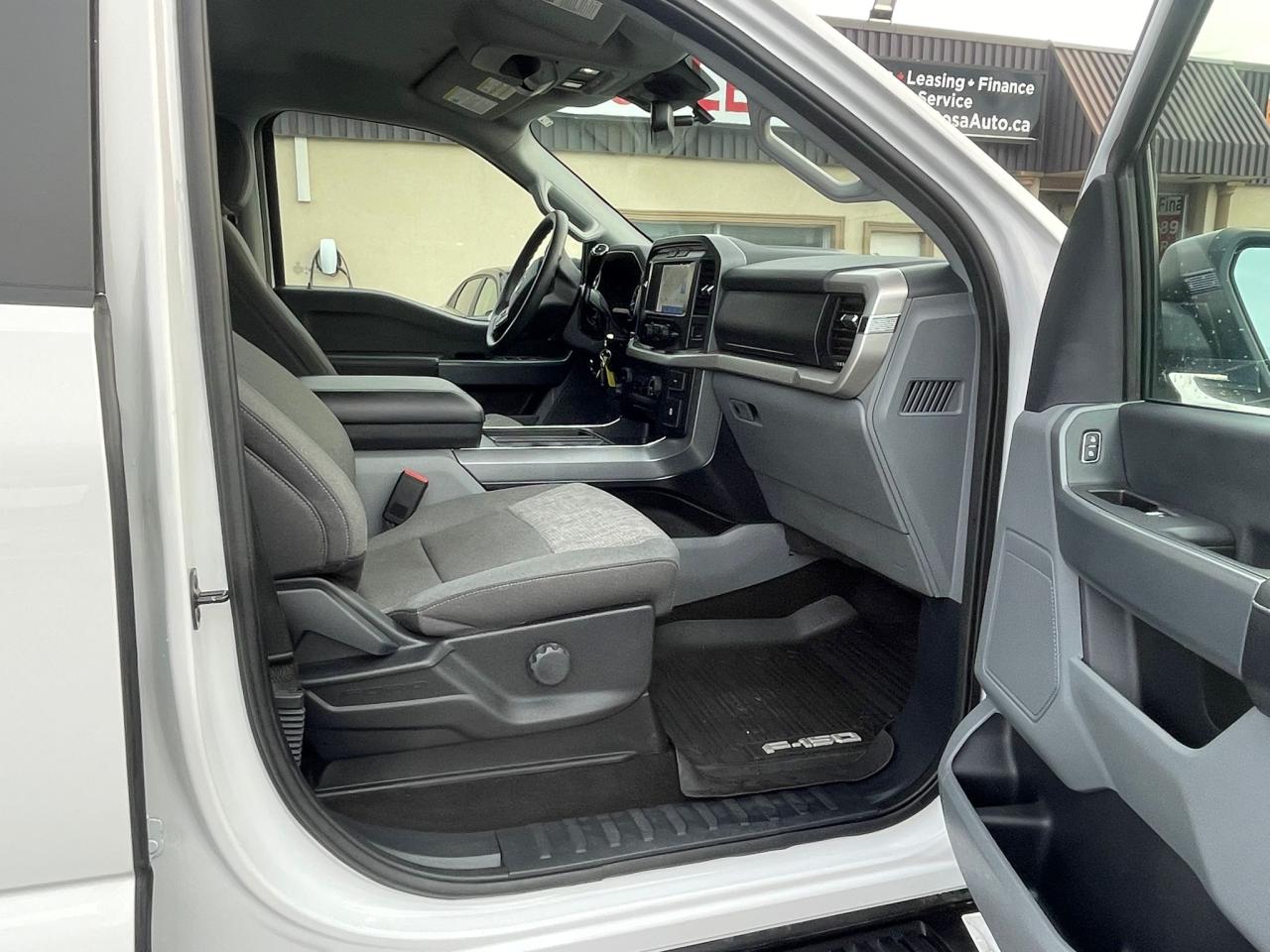 2021 Ford F-150 XLT 4WD SuperCrew 6.5' Box NEW TIRES NO ACCIDENT - Photo #21