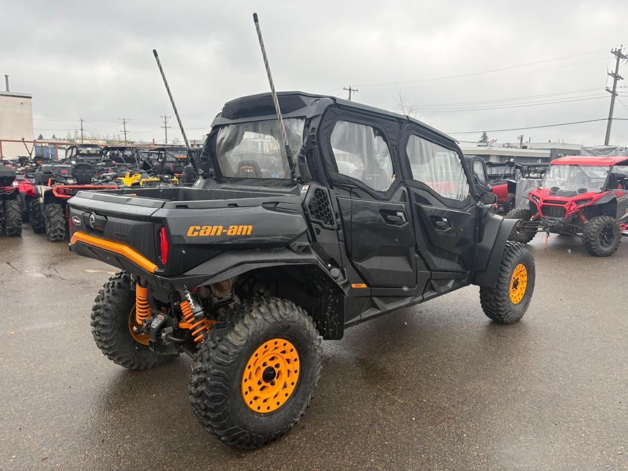 2022 Can-Am Commander MAX XT-P 1000 - Photo #5
