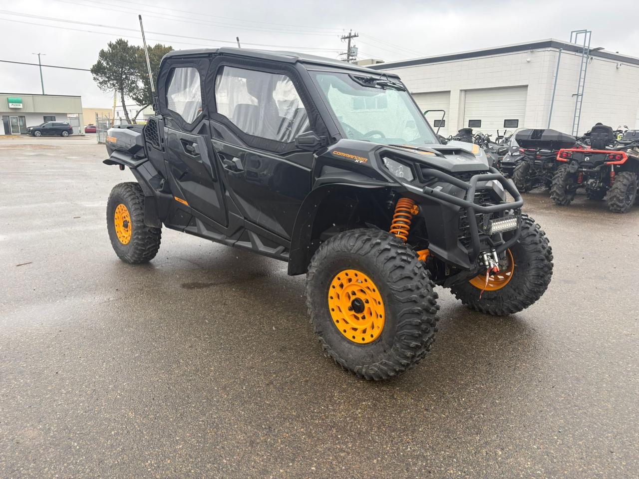 2022 Can-Am Commander MAX XT-P 1000 - Photo #3