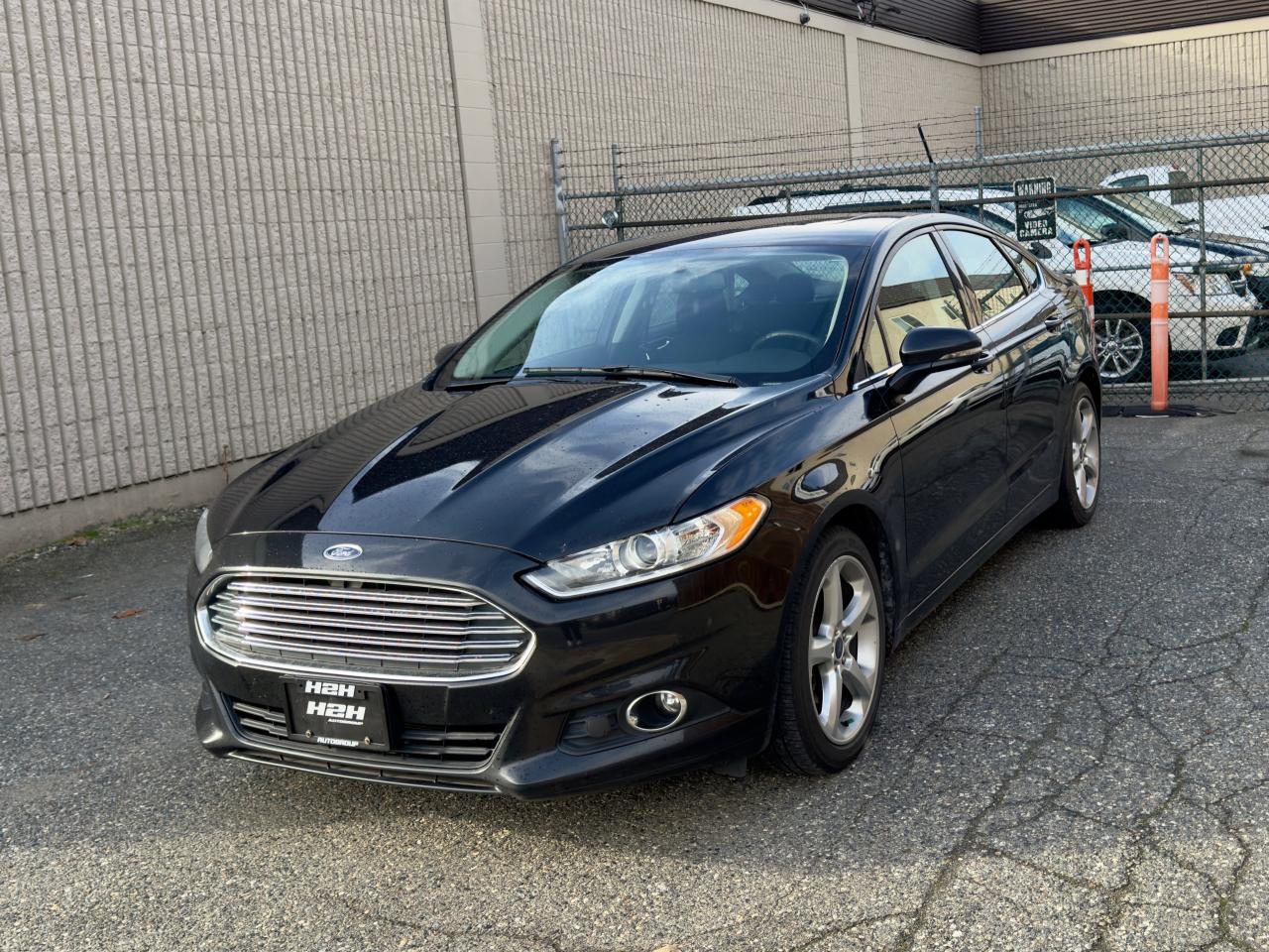 2014 Ford Fusion SE FINANCING AVAILABLE Photo1