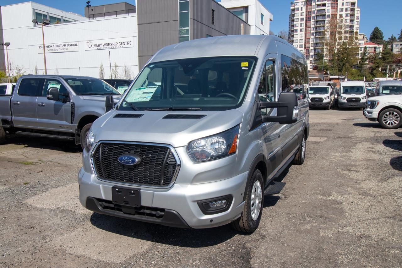 2024 Ford Transit Passenger Wagon T-350 148" MED ROOF XLT RWD Photo0