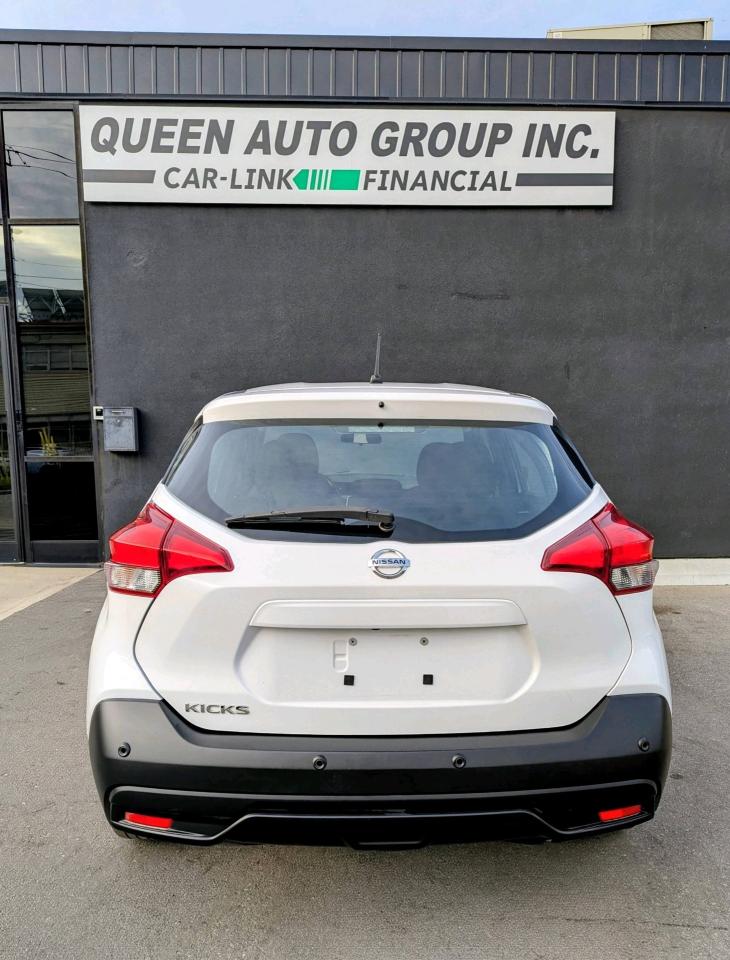 2020 Nissan Kicks S FWD Photo3