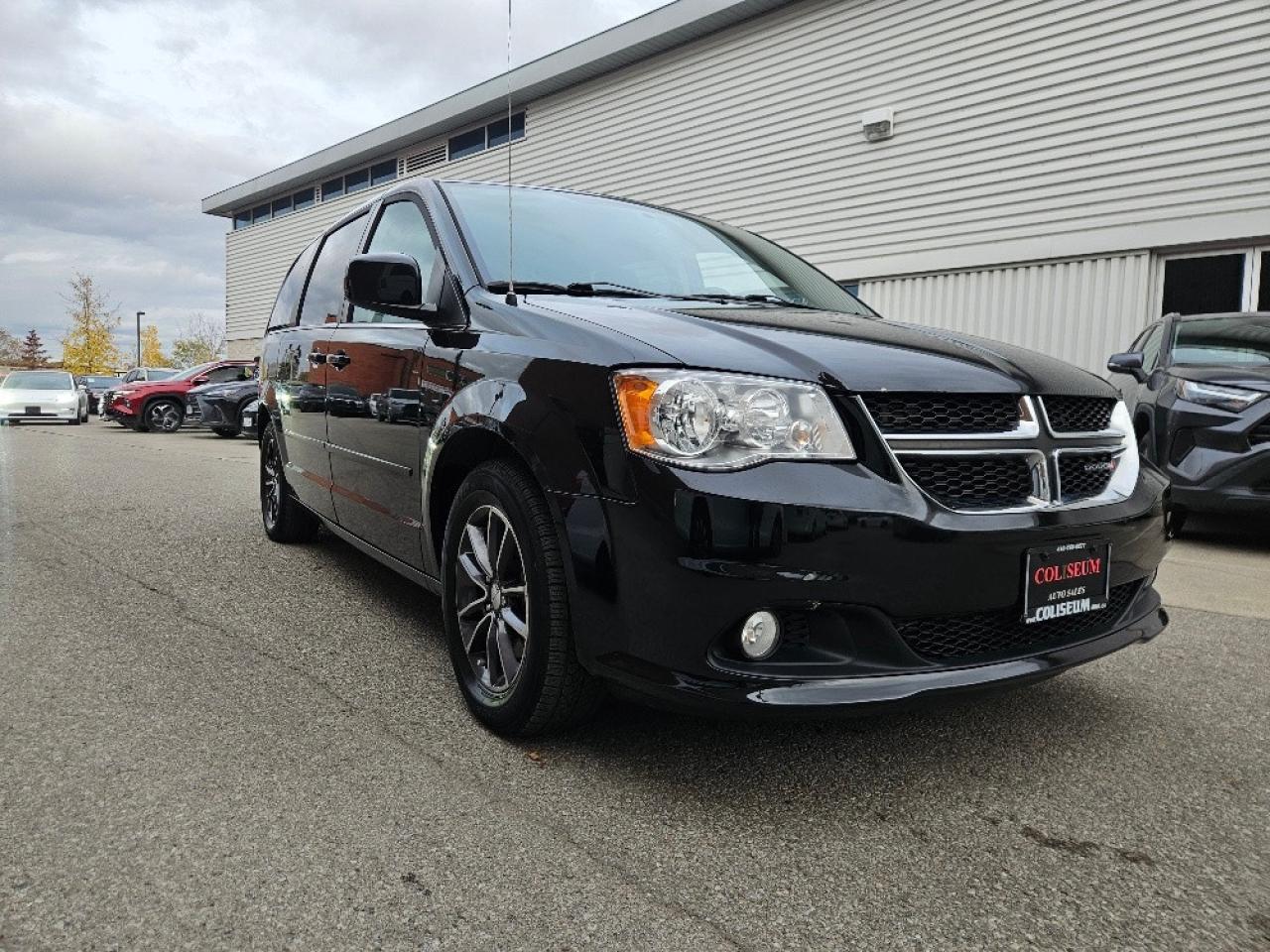 2016 Dodge Grand Caravan SXT PREMIUM PLUS-STOW & GO-POWER SLIDING DOOR Photo