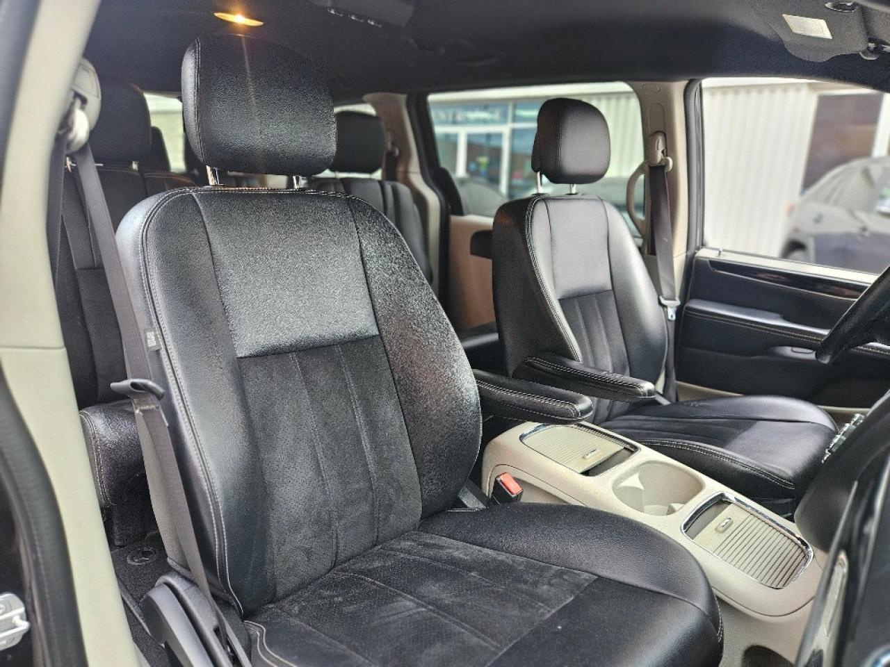 2016 Dodge Grand Caravan SXT PREMIUM PLUS-STOW & GO-POWER SLIDING DOOR Photo