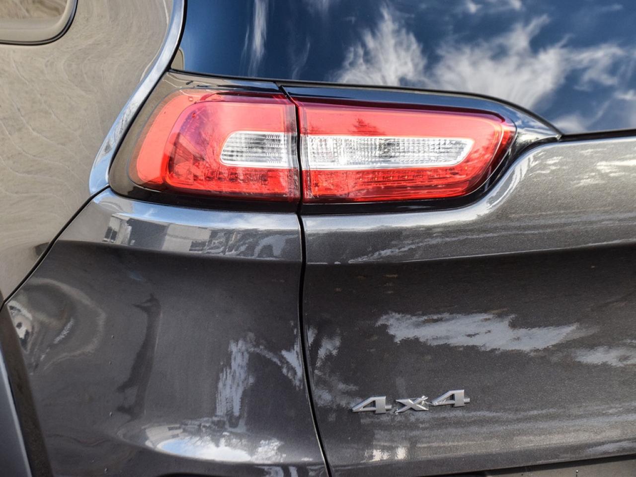 2016 Jeep Cherokee Trailhawk |TRAILHAWK|8.4NAV|TECH|COLDWEATHER|3.2V6|HITCH| Photo