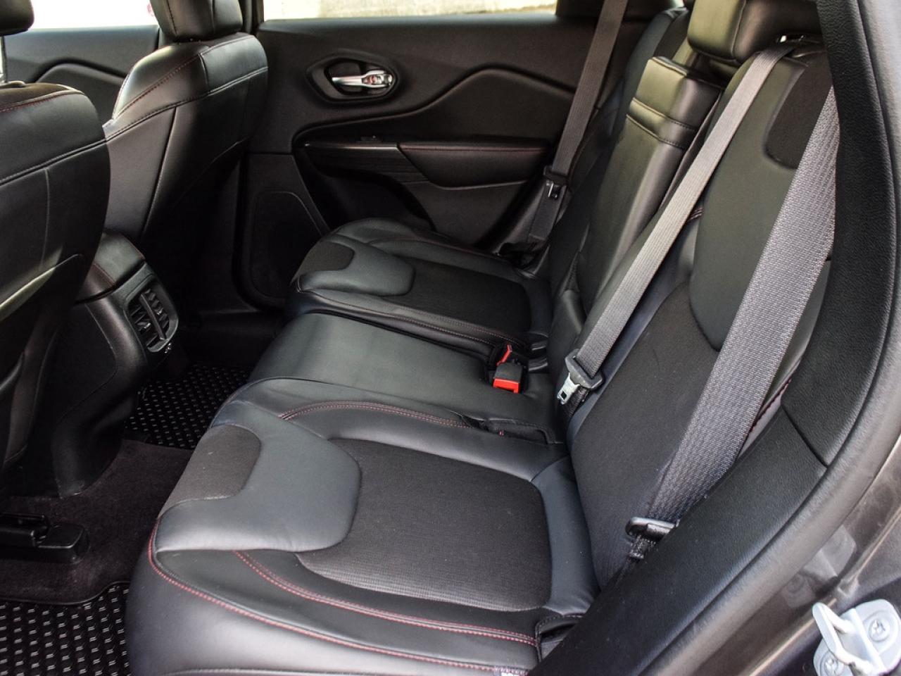 2016 Jeep Cherokee Trailhawk |TRAILHAWK|8.4NAV|TECH|COLDWEATHER|3.2V6|HITCH| Photo