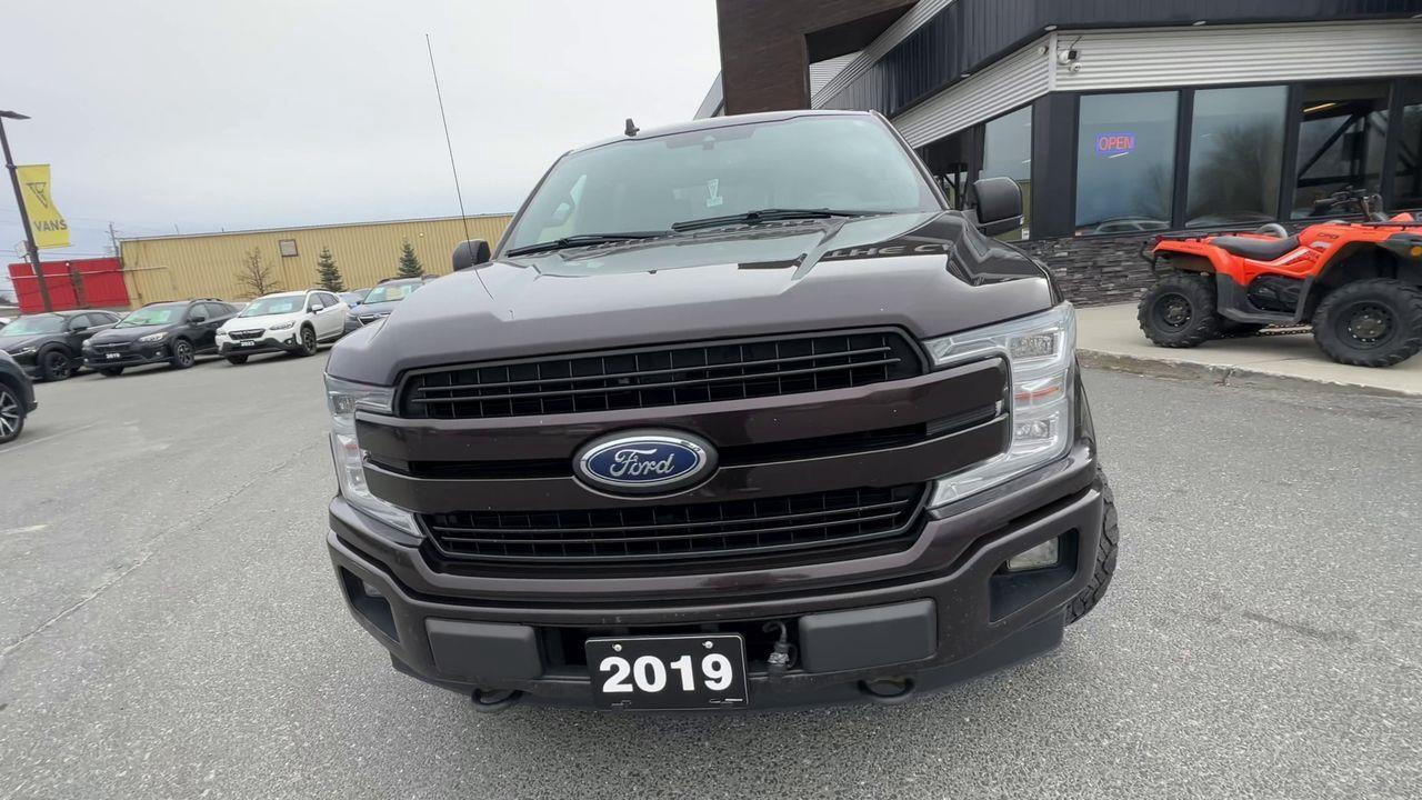 2019 Ford F-150 Lariat 4X4, MOONROOF, HEATED LEATHER SEATS, HEATED STEERING WHEEL, POWER TRUNKGATE, NAV, BACK UP CAM!! Photo2