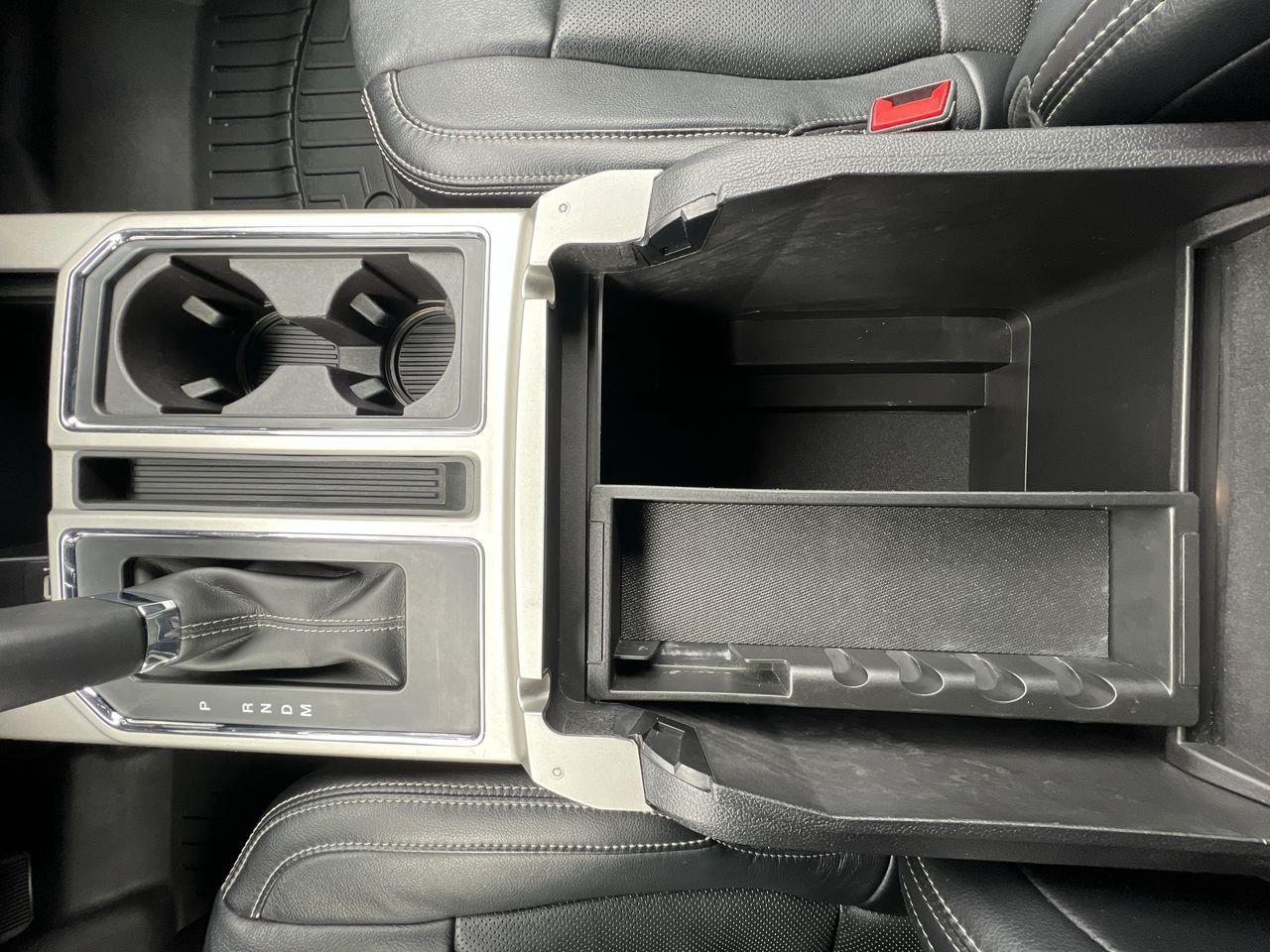 2019 Ford F-150 Lariat 4X4, MOONROOF, HEATED LEATHER SEATS, HEATED STEERING WHEEL, POWER TRUNKGATE, NAV, BACK UP CAM!! Photo