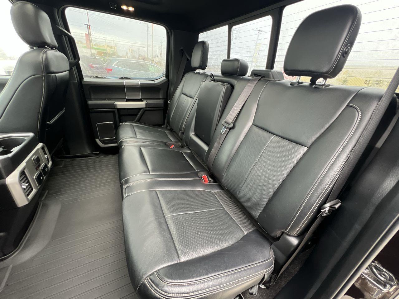 2019 Ford F-150 Lariat 4X4, MOONROOF, HEATED LEATHER SEATS, HEATED STEERING WHEEL, POWER TRUNKGATE, NAV, BACK UP CAM!! Photo