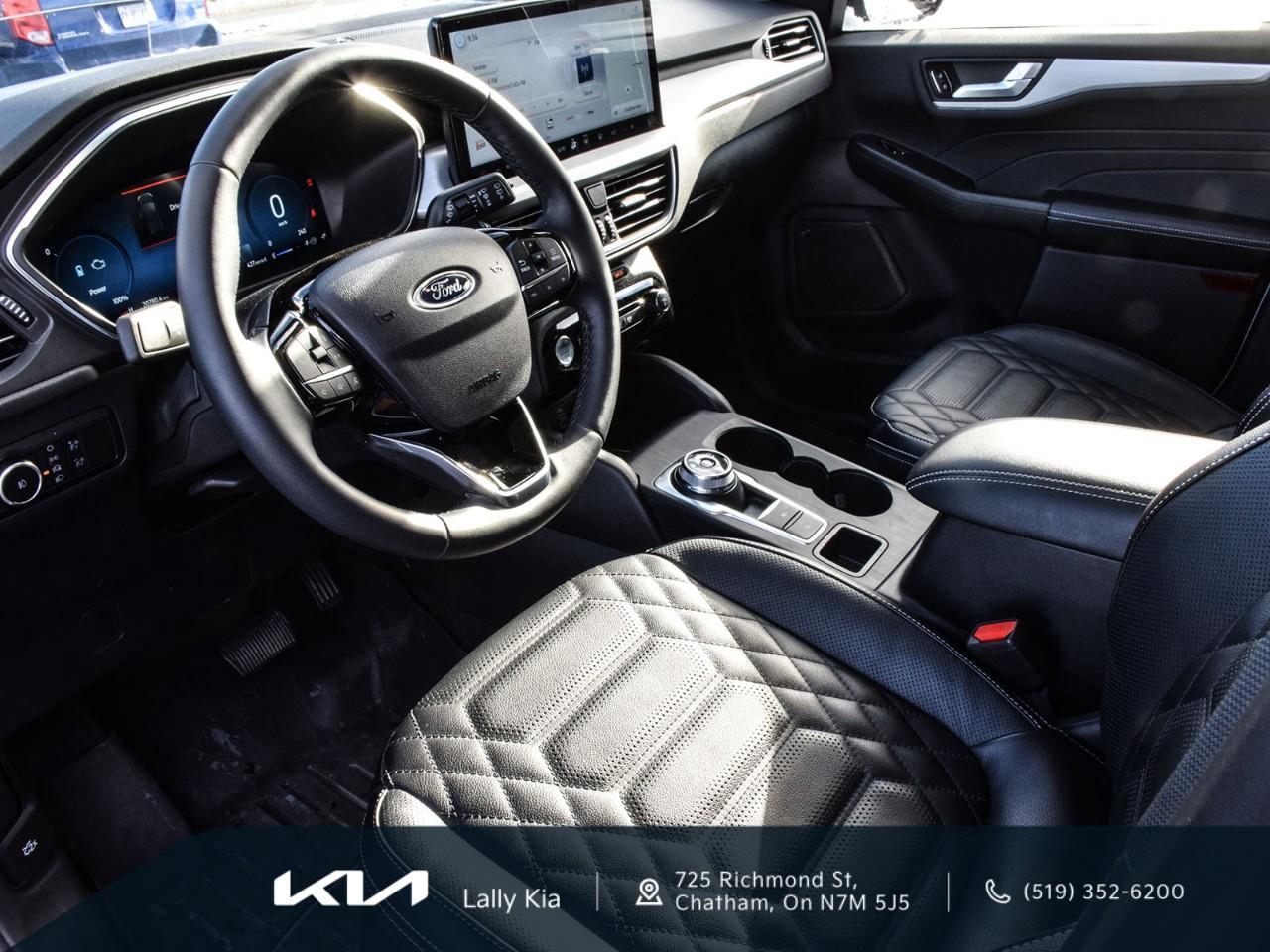 2024 Ford Escape PHEV New Arrival | Prem. Package | Trailer Tow Package | Clean CarFax | Low KMs Photo