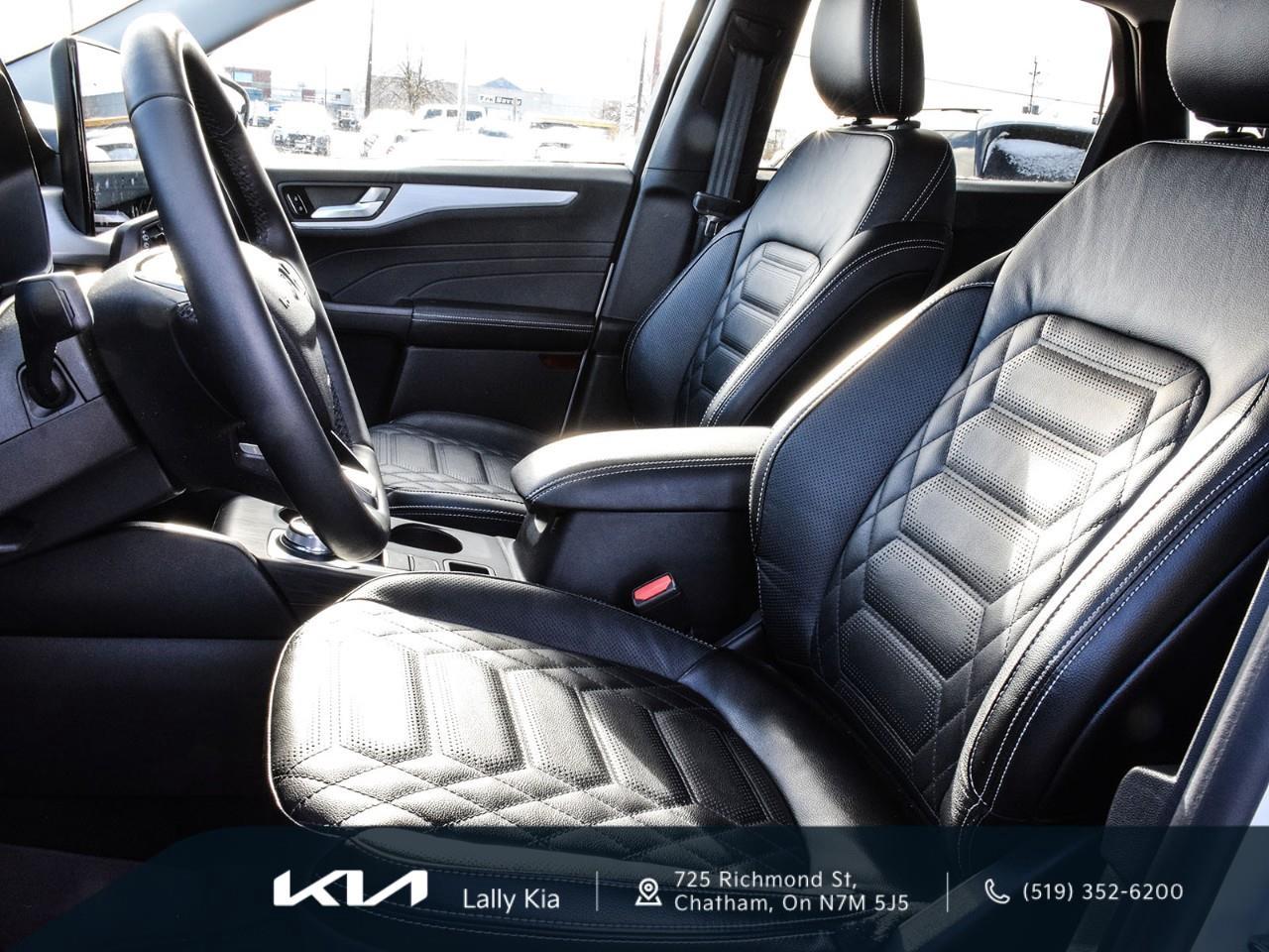 2024 Ford Escape PHEV New Arrival | Prem. Package | Trailer Tow Package | Clean CarFax | Low KMs Photo