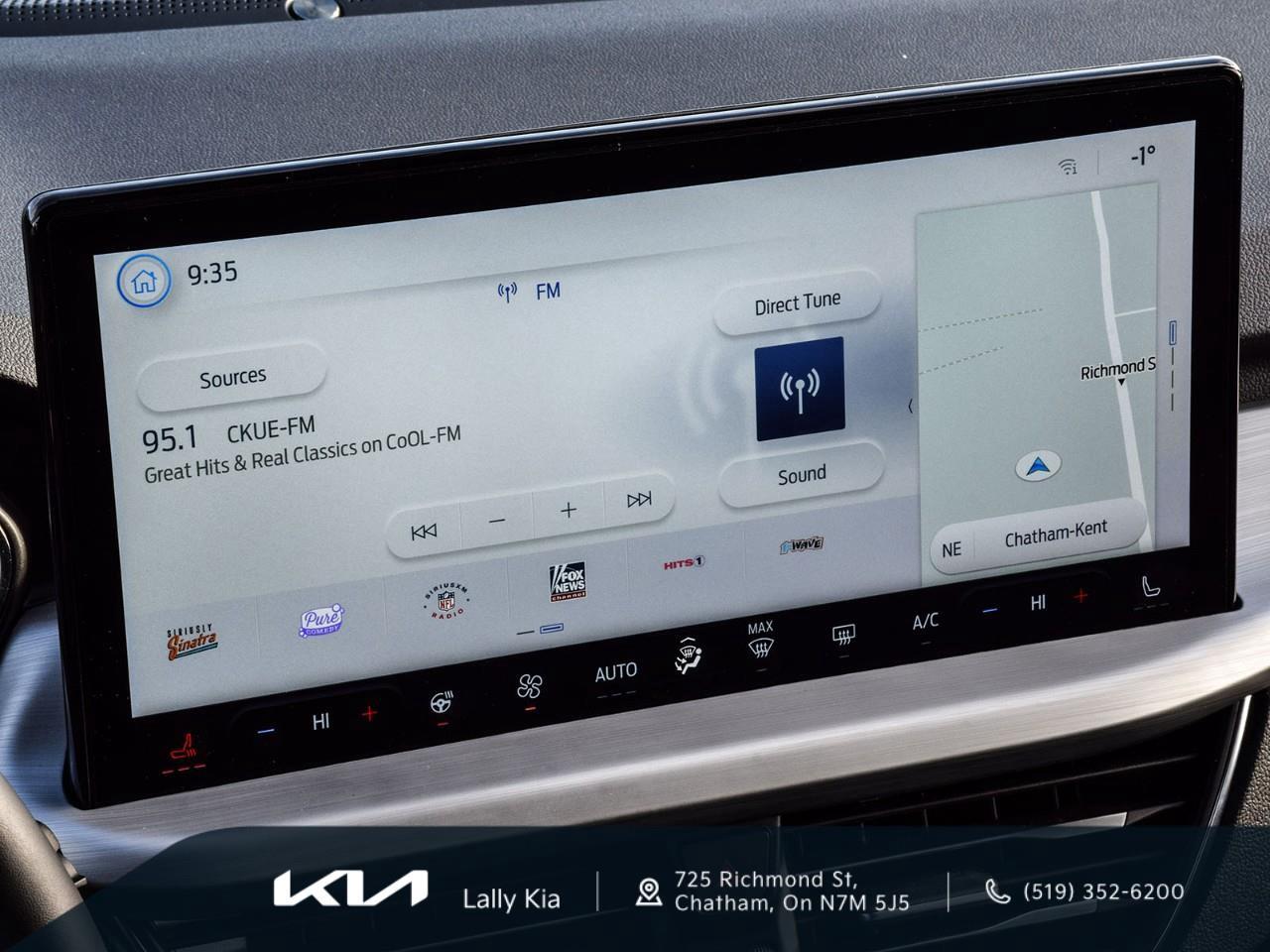 2024 Ford Escape PHEV New Arrival | Prem. Package | Trailer Tow Package | Clean CarFax | Low KMs Photo